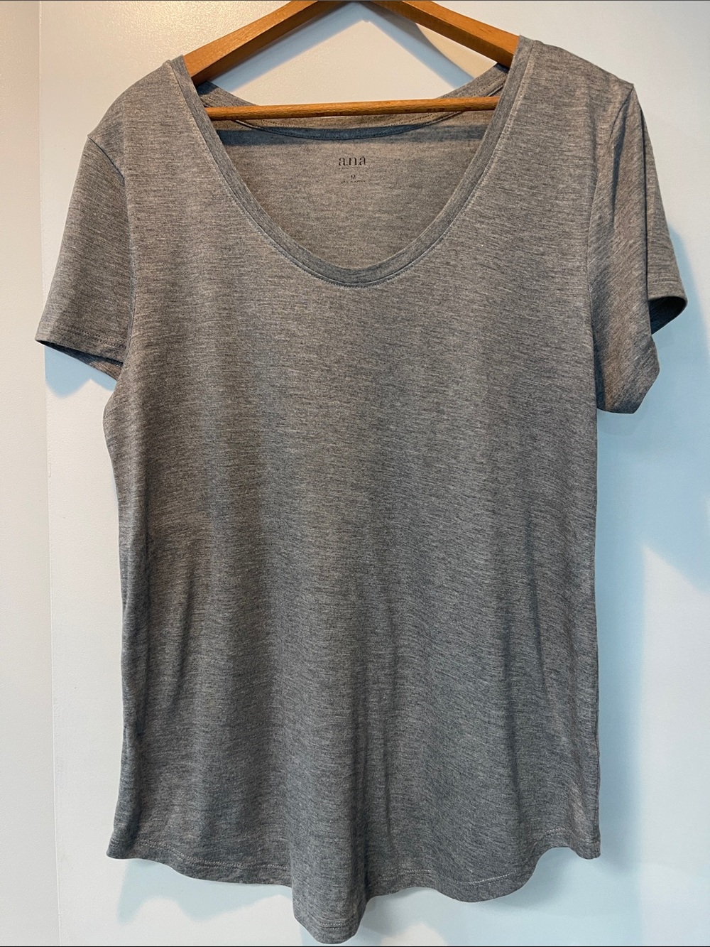 a.n.a Heather Gray Scoop Neck Short Sleeve Tee